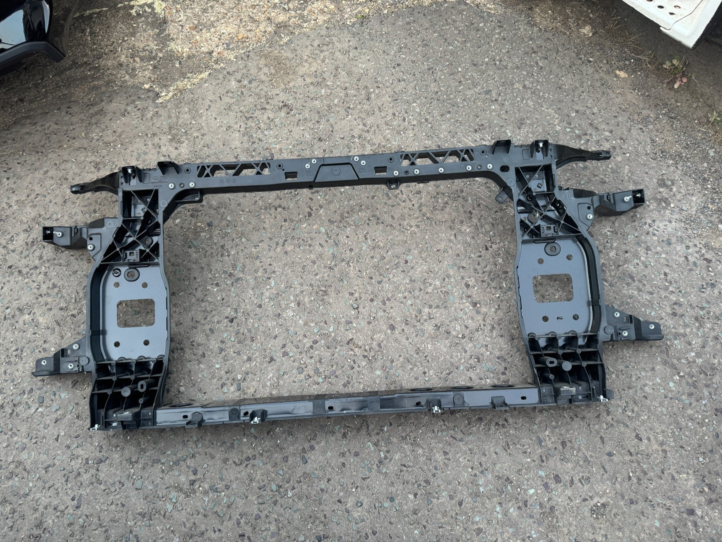 HYUNDAI TUCSON NX4 FRONT RADIATOR SLAM PANEL 64101-N7500 2021 2022 2023 2024
