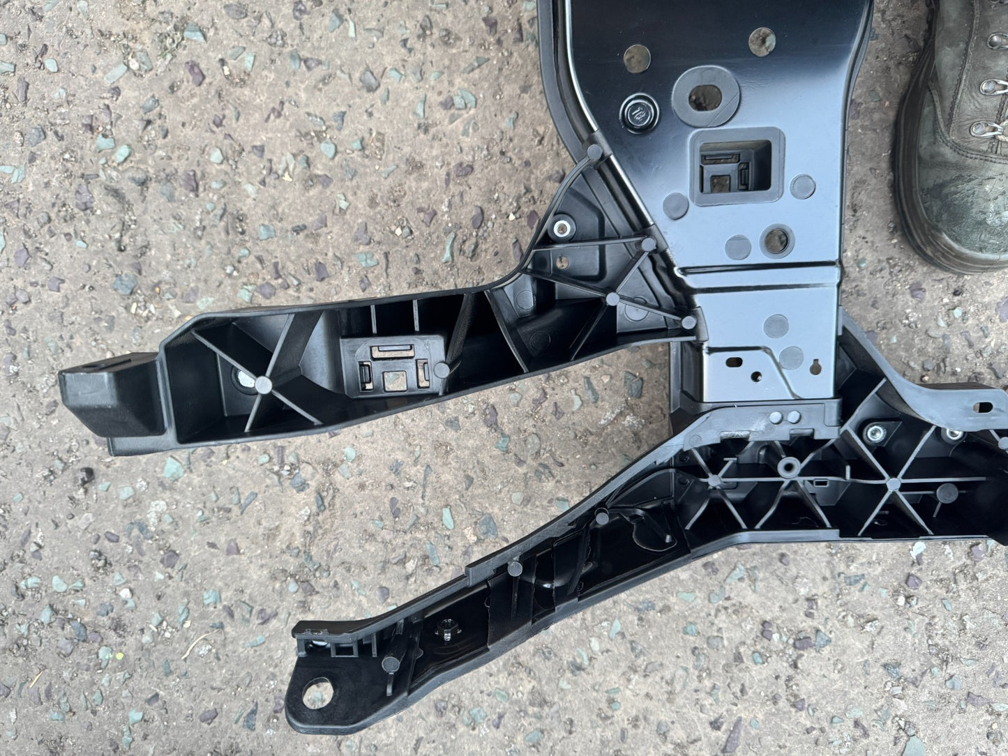 HYUNDAI TUCSON NX4 FRONT RADIATOR SLAM PANEL 64101-N7500 2021 2022 2023 2024