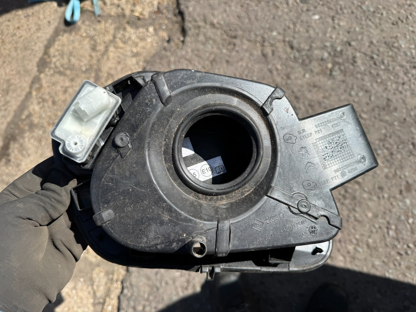 2024 Peugeot 208 P21 Fuel Filler Flap 9823289380 Bare