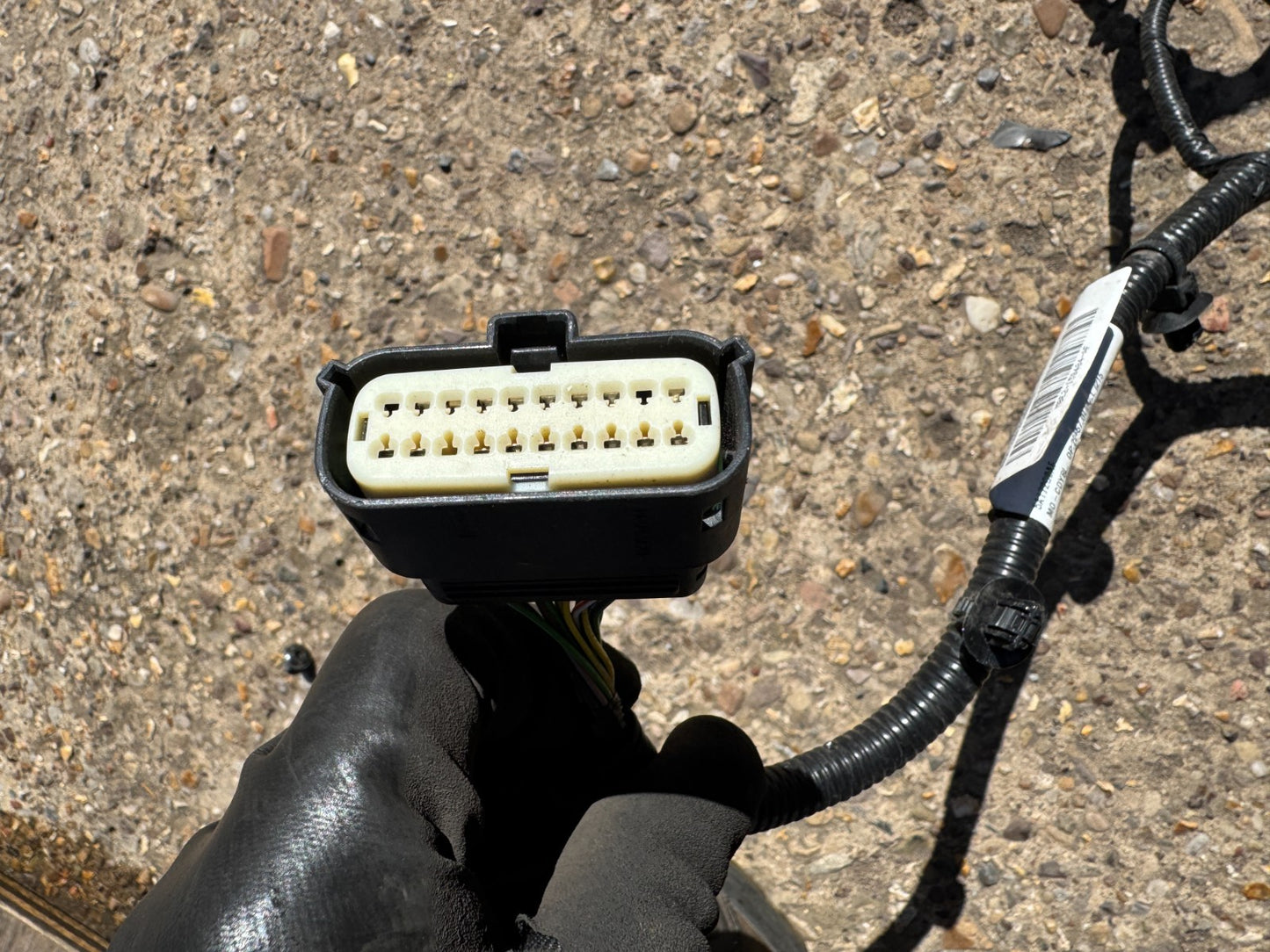 2025 LAND ROVER RANGE ROVER WIRING LOOM FOR REAR BUMPER PARKING SENSORS