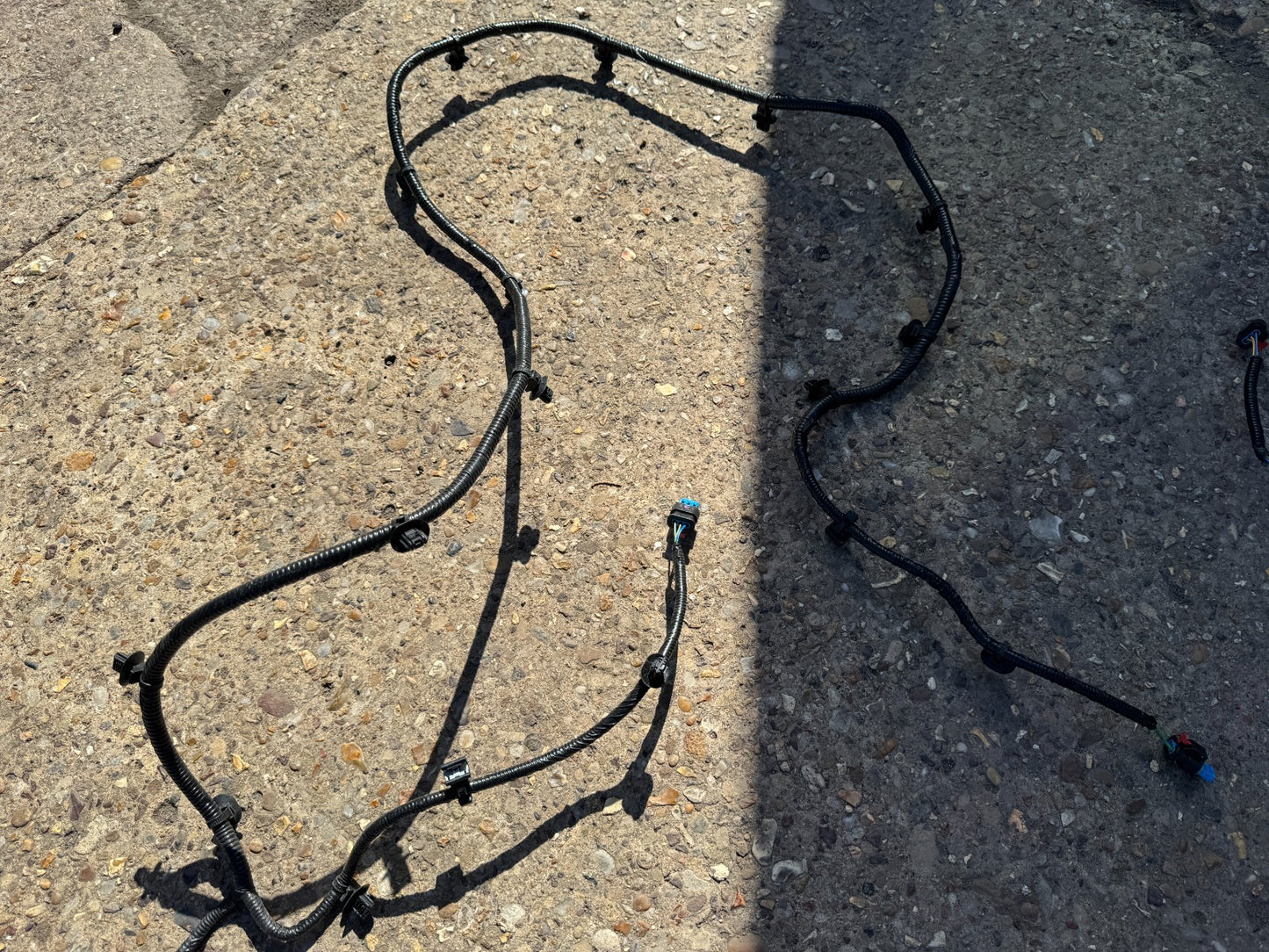 2025 LAND ROVER RANGE ROVER WIRING LOOM FOR REAR BUMPER PARKING SENSORS