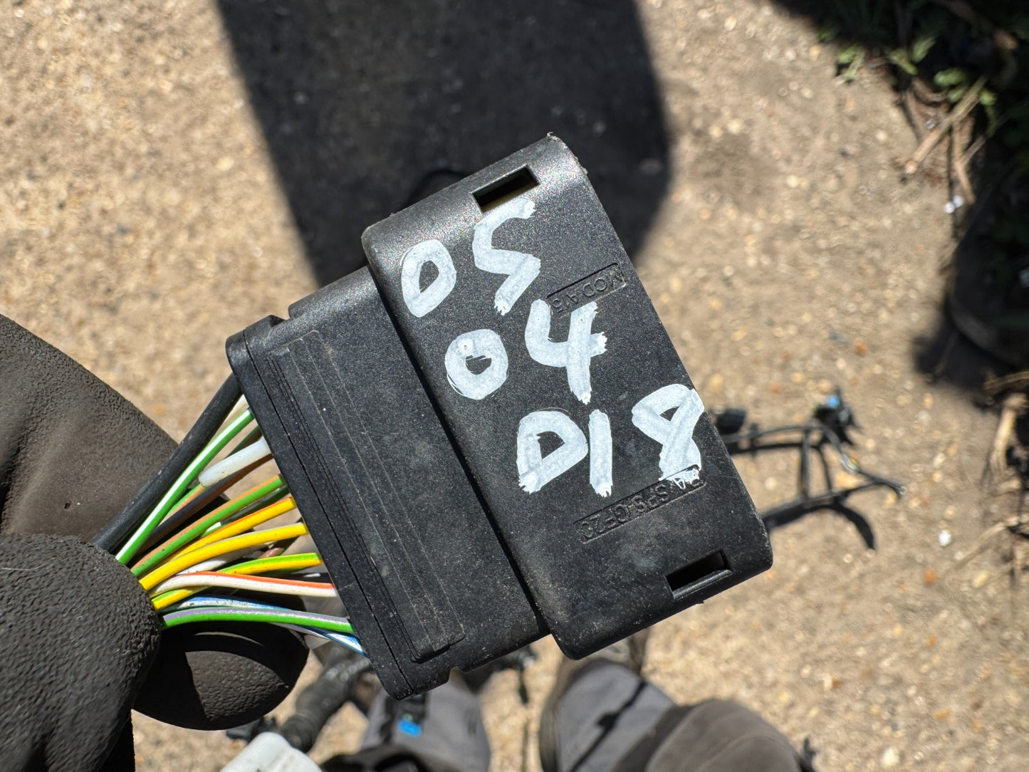 2025 LAND ROVER RANGE ROVER WIRING LOOM FOR REAR BUMPER PARKING SENSORS