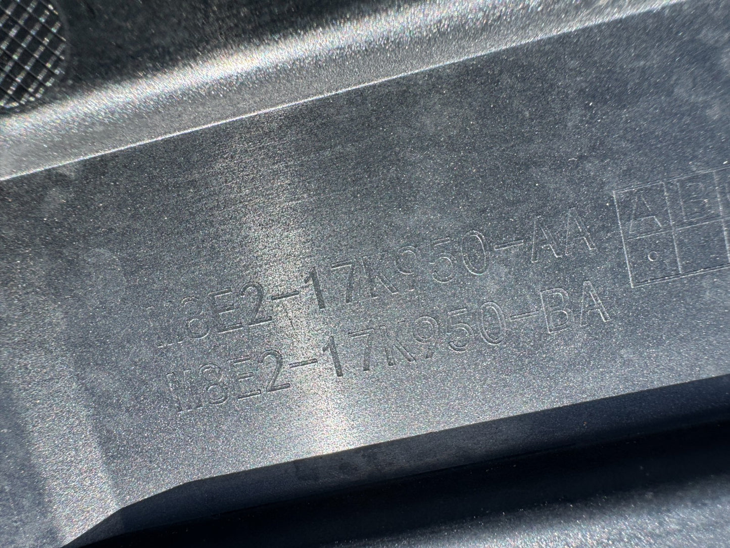 GENUINE RANGE ROVER VOGUE L460 REAR TOW COVER 2022-ON M8E217K950AA Scratched