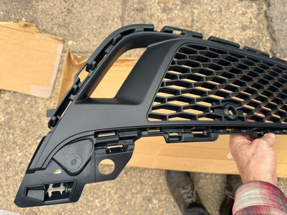 NEW OEM LAND ROVER DISCOVERY L550 R-DYNAMIC FRONT LOWER GRILLE 19-ON LK7217F791F