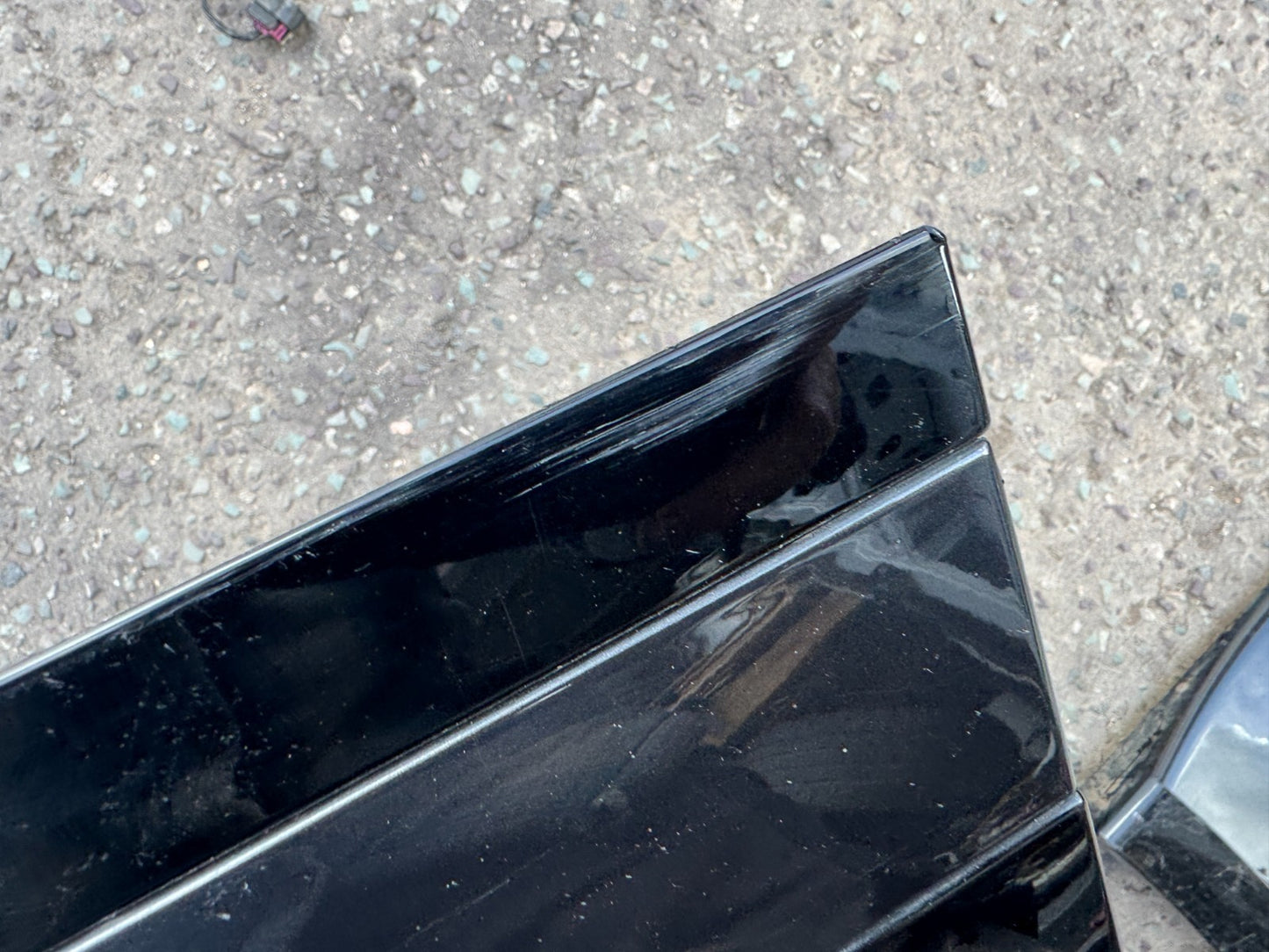 2025 RANGE ROVER VELAR L560 FRONT LEFT DOOR LOWER MOULDING 2017 on J8A221065