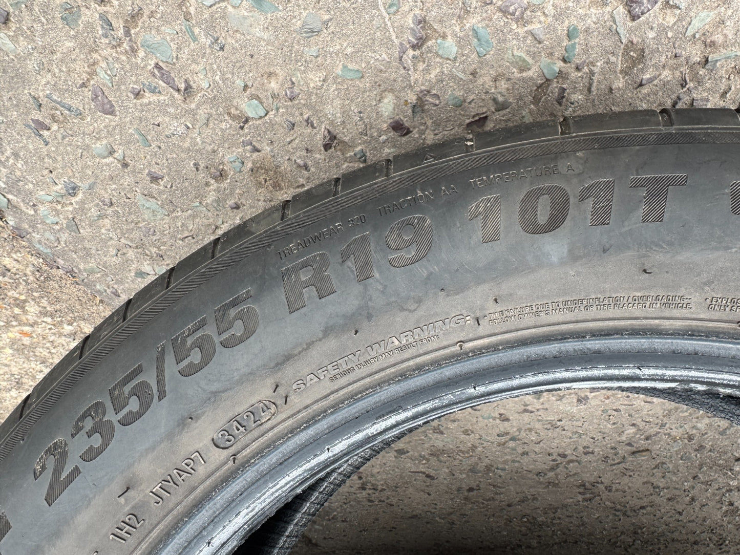 235 55 19 101T KUMHO ECSTA PS71 EV XL DOT: 3424 6mm No Repairs