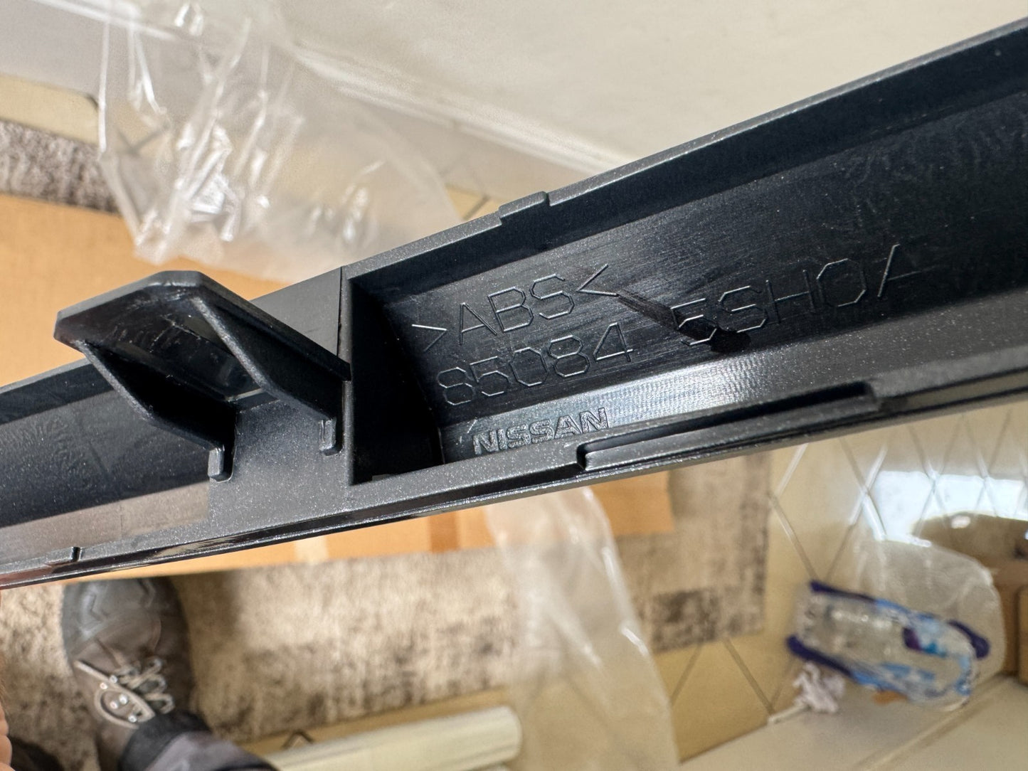 NEW NISSAN LEAF ZE1 MK2 REAR BUMPER LOWER CENTRE BAR 850845SH0A 850846WK1A