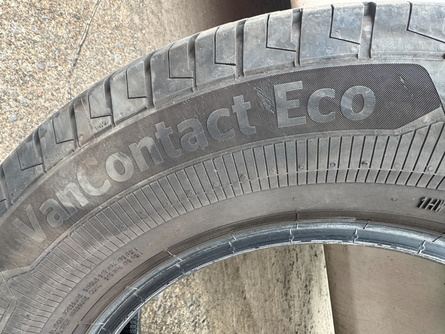 1x 215 70 15C  109/107S  Continental Van Contact Eco 2157015C  215/70/15C 8.5mm!