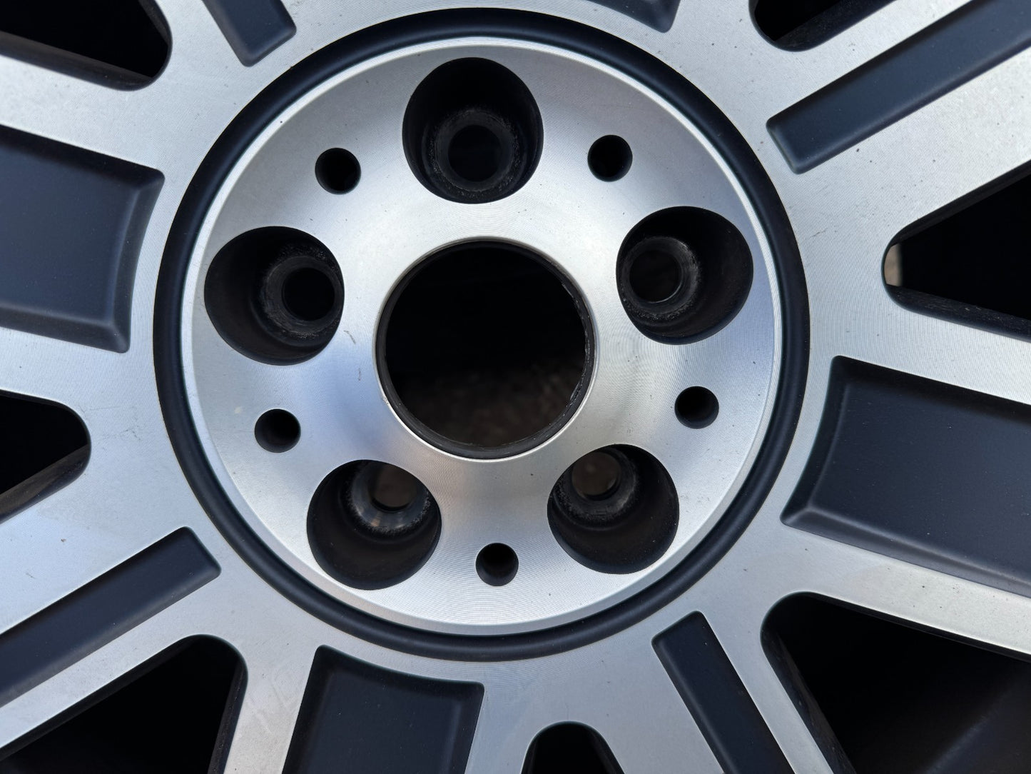 Mini Clubman F54 2022 All R18 alloy rim 6888083 Scratched
