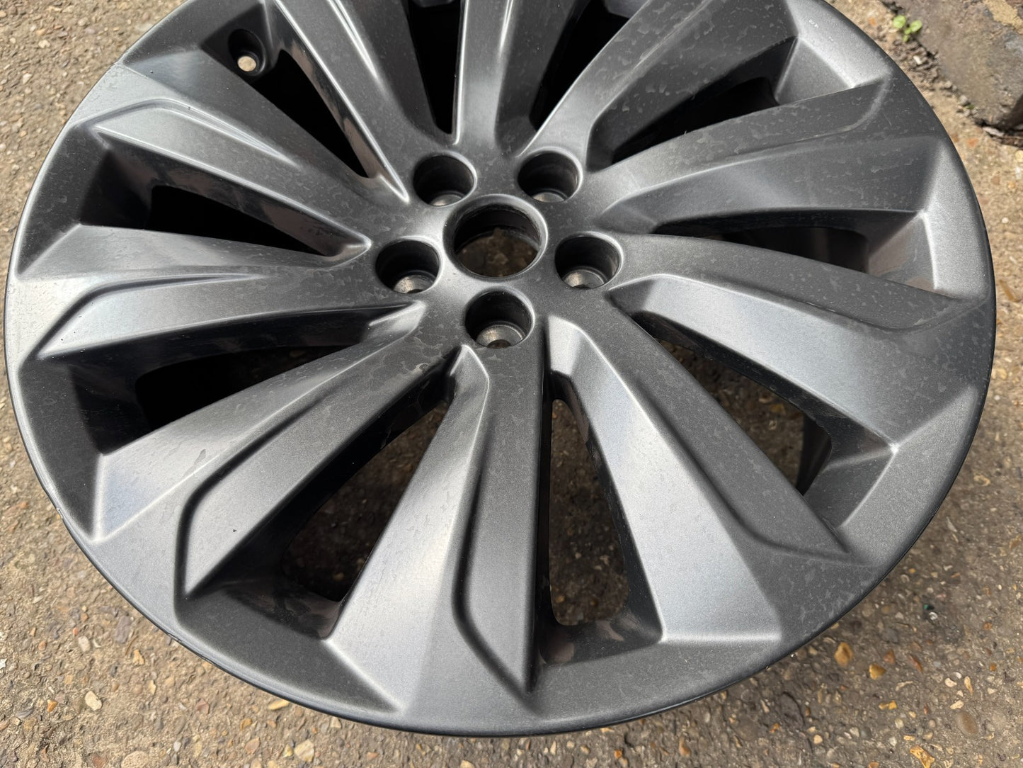 1x Genuine Discovery Sport, Jaguar XF E Pace 19”  Alloy Wheel LK721007MA