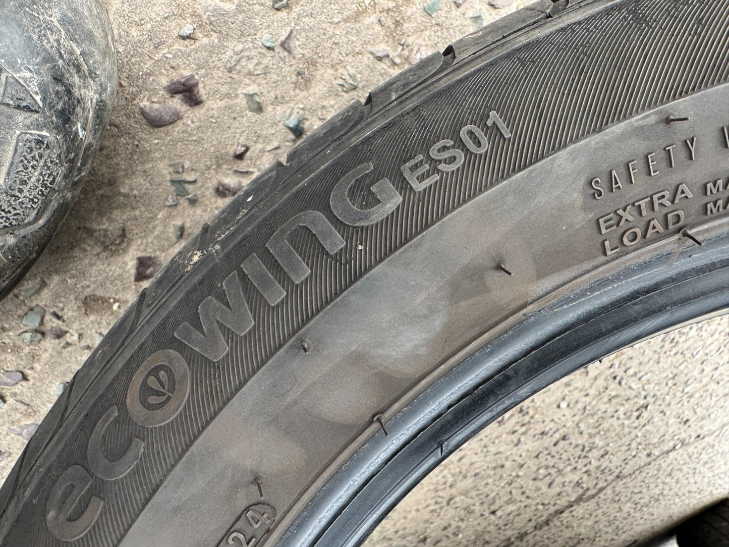 1x 185 55 15 86H XL - Kumho Ecowing ES01 KH27 - Tyre Only 7.5mm no repairs