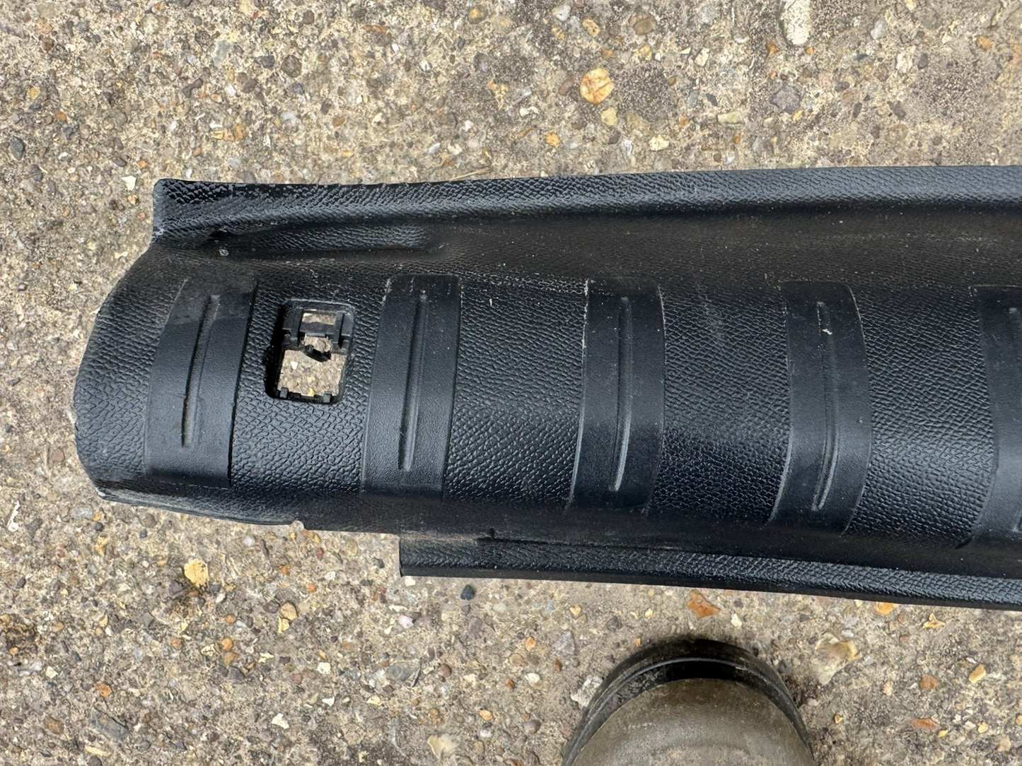 PEUGEOT 308 SW MK2 Trunk Boot Lock Trim 98133886ZD 1.5 Diesel 96kw 2019 33522848