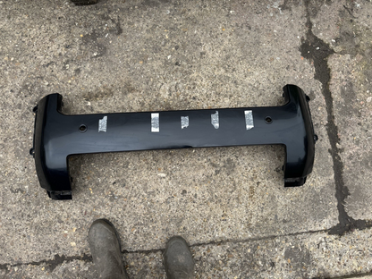 Land Rover Defender front bumper centre grill L663 Genuine L8B2-17F775-A