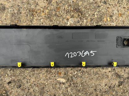 Land Rover Defender front bumper centre grill L663 Genuine L8B2-17F775-A