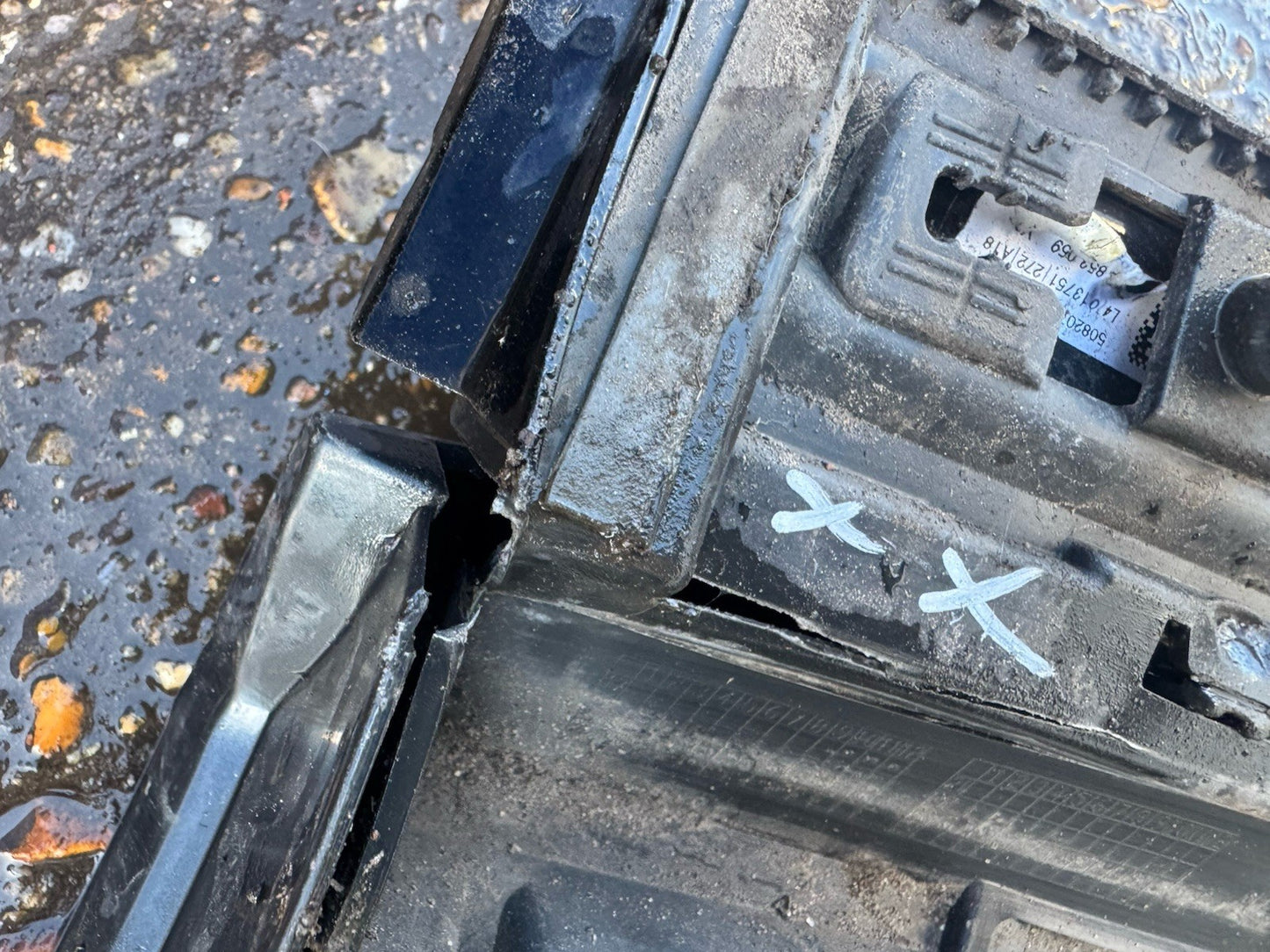DAMAGED !AUDI E-TRON 2018-ON FRONT LEFT SIDE N/S DOOR MOULDING TRIM 4KE.853.959