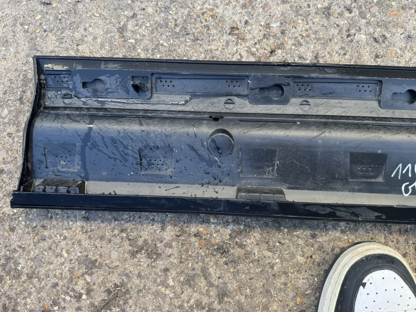 GENUINE VOLVO XC40 FRONT LEFT DOOR MOLDING TRIM 31448316 GENUINE 2017-2024