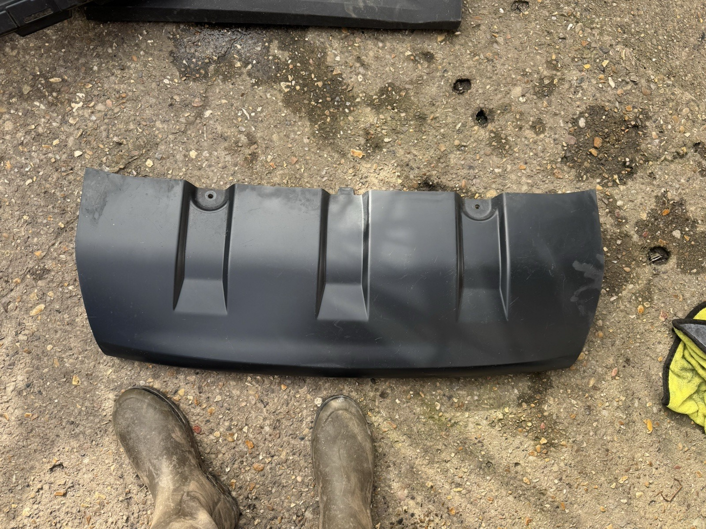 2016 RANGE ROVER EVOQUE REAR BUMPER LOWER TRIM GENUINE GJ32-17F011-DB