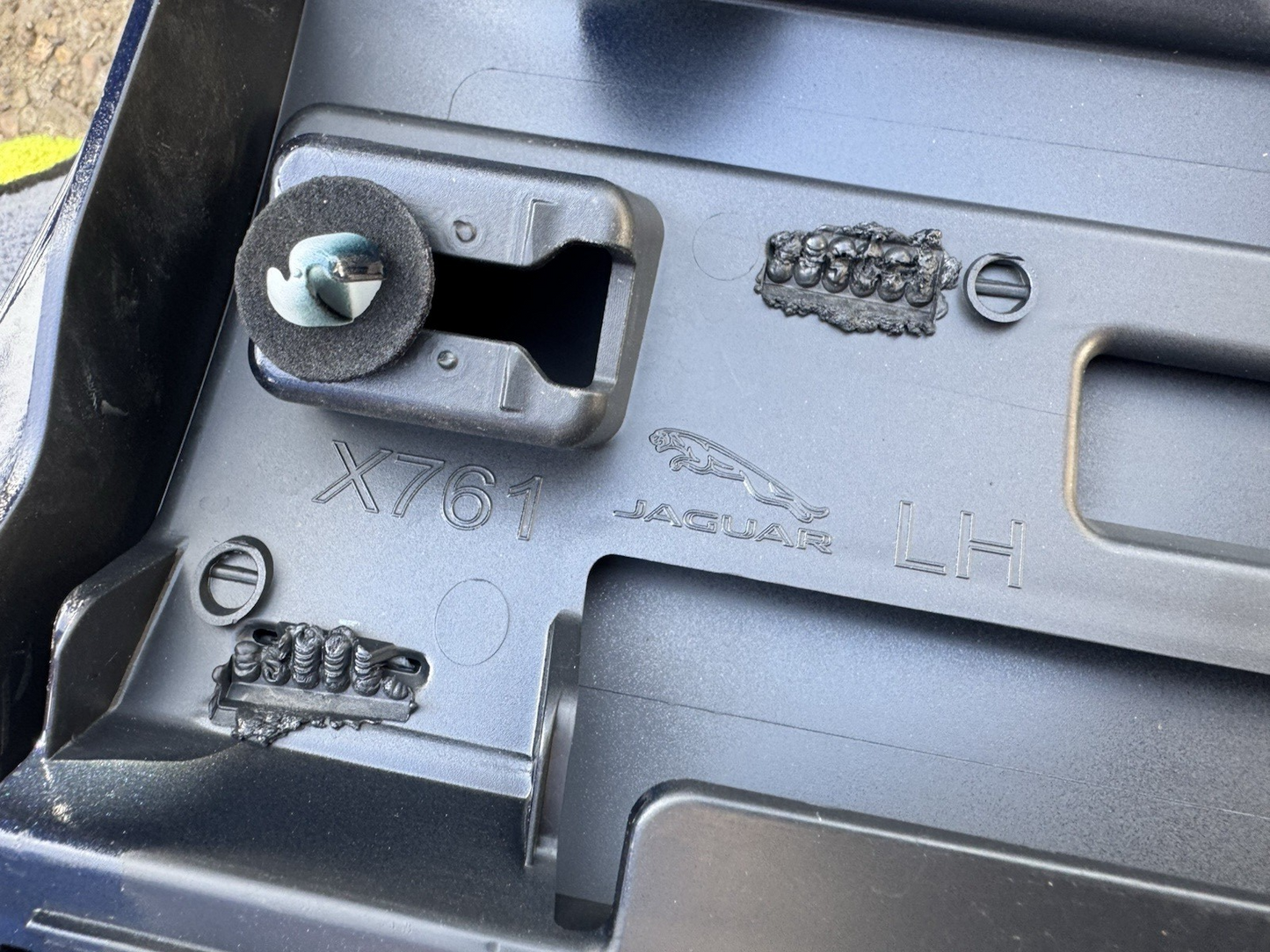 GENUINE JAGUAR F-PACE X761 FRONT LEFT DOOR LOWER MOULDING HK8M-21065-ABW