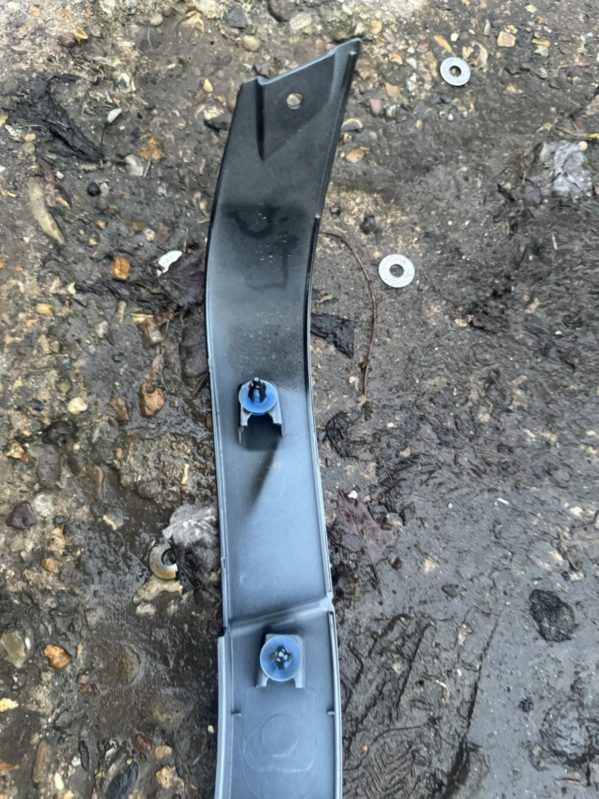Range Rover Sport Wheel Arch Moulding Front Right mk72-16a074 from 2018