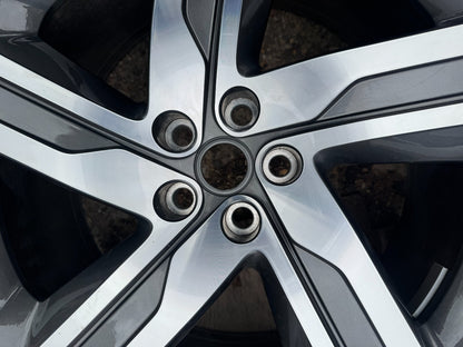 22" LAND ROVER DISCOVERY 5 GENUINE ALLOY WHEEL KERB SCUFFED