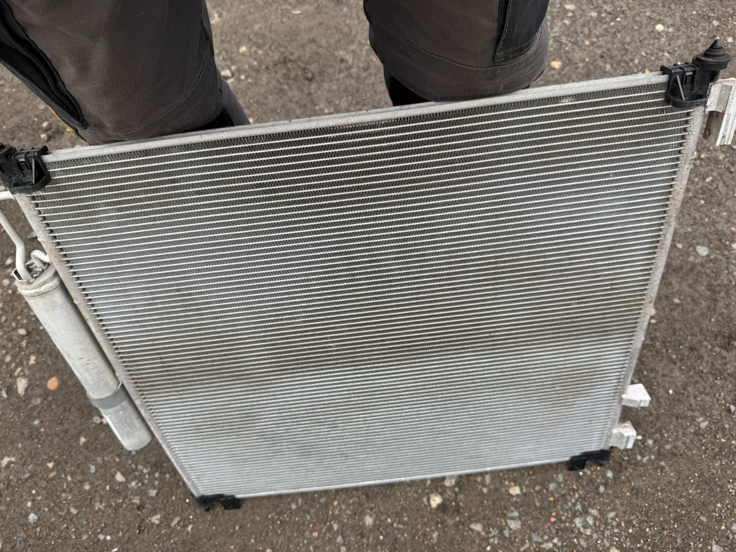 2025 LAND ROVER DEFENDER L663 AC Condenser LR181385 GENUINE