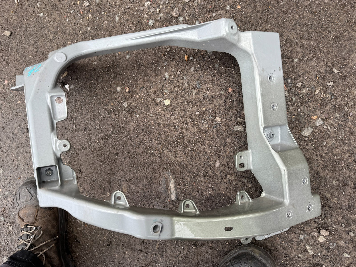 Land Rover Defender L663 2020-25 RIGHT Side Headlight Bracket Holder L8B213N078