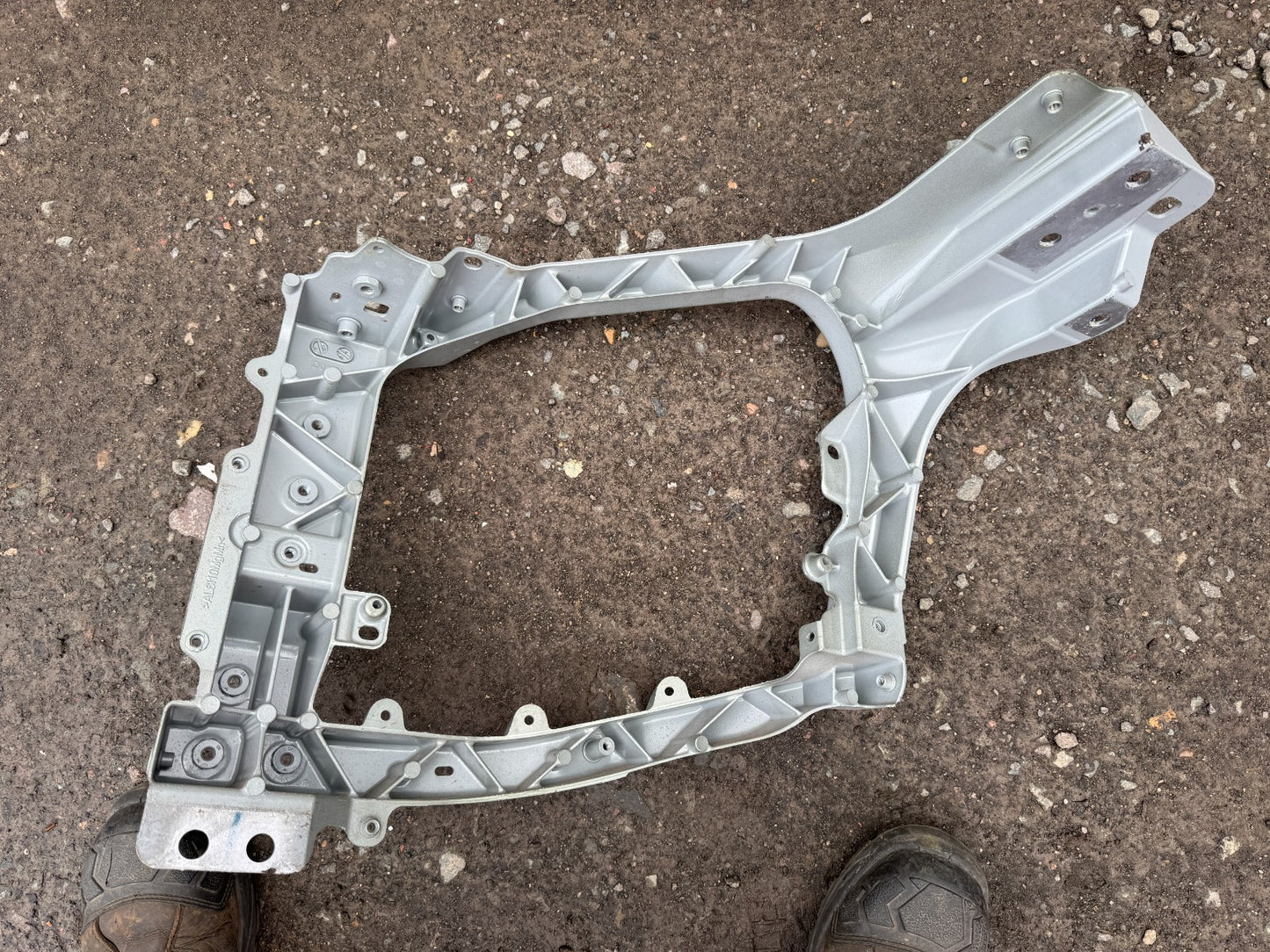 Land Rover Defender L663 2020-25 RIGHT Side Headlight Bracket Holder L8B213N078