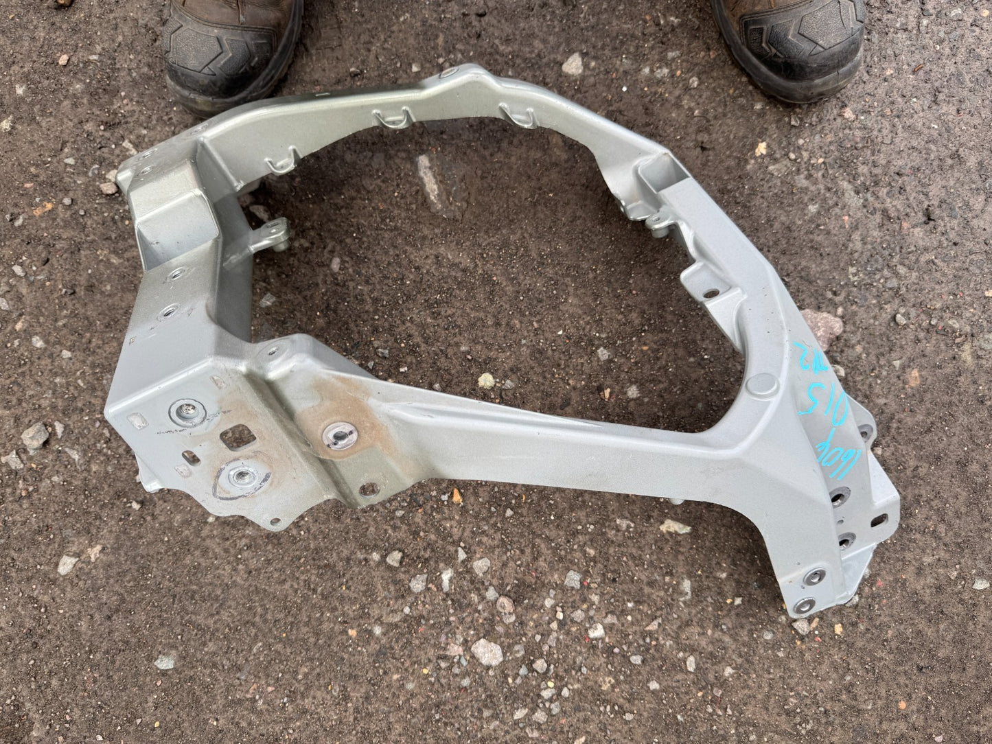 Land Rover Defender L663 2020-25 RIGHT Side Headlight Bracket Holder L8B213N078