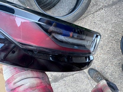 GENUINE RANGE ROVER VELAR L560 2025 LEFT REAR LIGHT-N8A2-13405-AD EXCELLENT