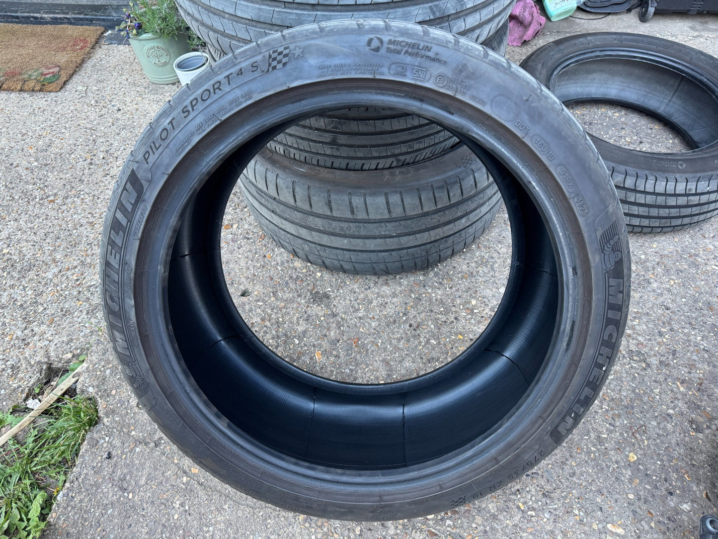 2x LATE 2023 275 35 19 Michelin Pilot Sport 4s part worn tyres free delivery