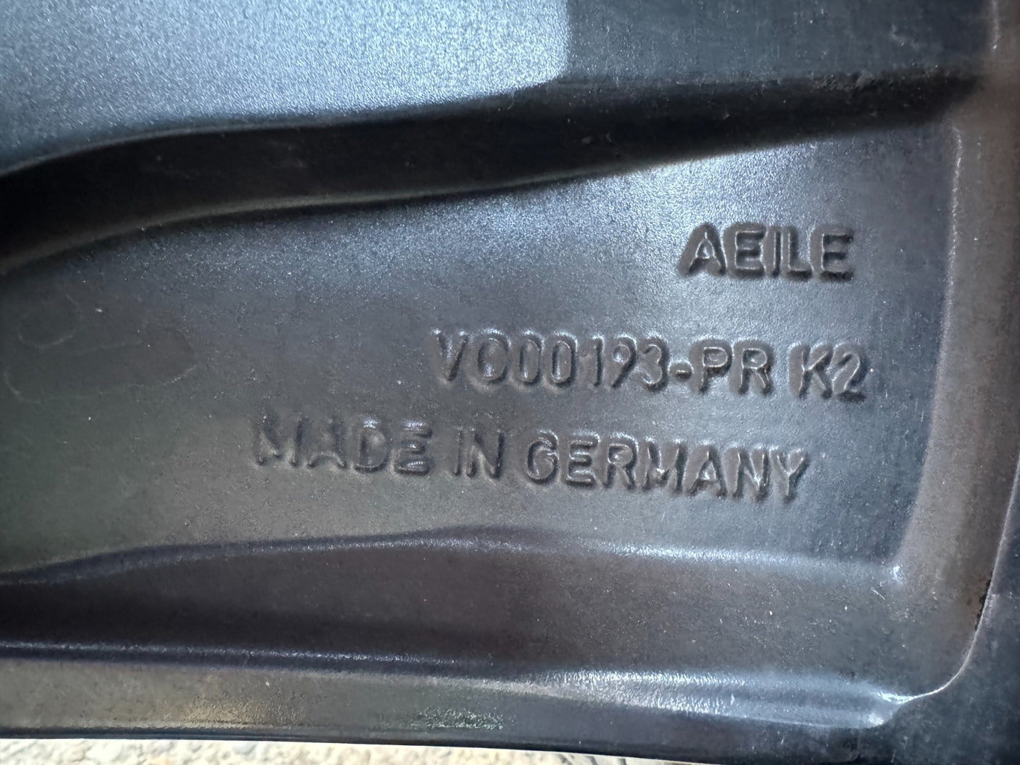 VOLVO C40 DIAMOND CUT 20" ALLOY WHEEL RIM REAR 9.0J 32143630 GENUINE X1