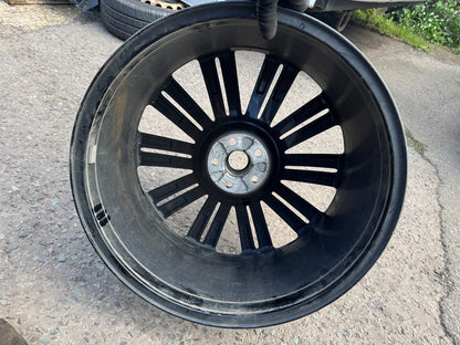 2025 Genuine Range Rover Velar 22" Gloss Black Alloy Wheel 9J T8A2-1007-BA L560