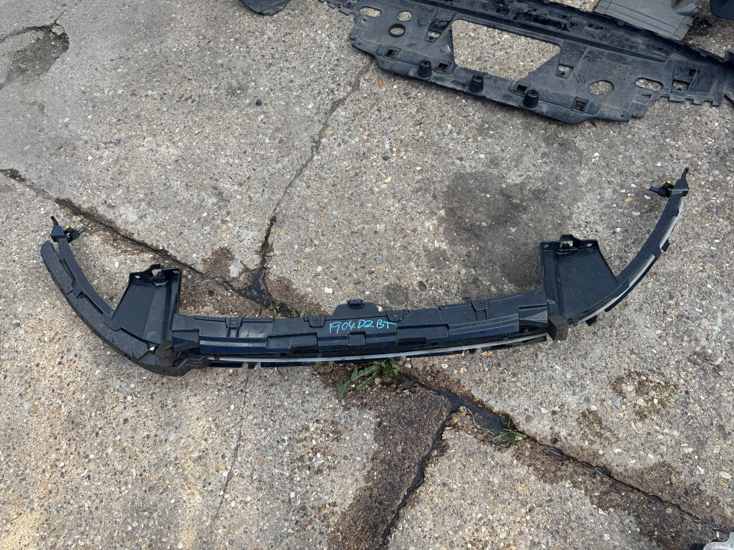 DISCOVERY SPORT BUMPER BRACKET FRONT & SENSOR L550 L538 2020- LK7217E778A