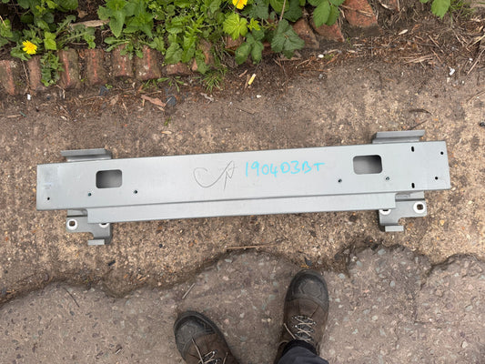 Land Rover Defender 2020 on Front bumper cross member L8B210005 Dented