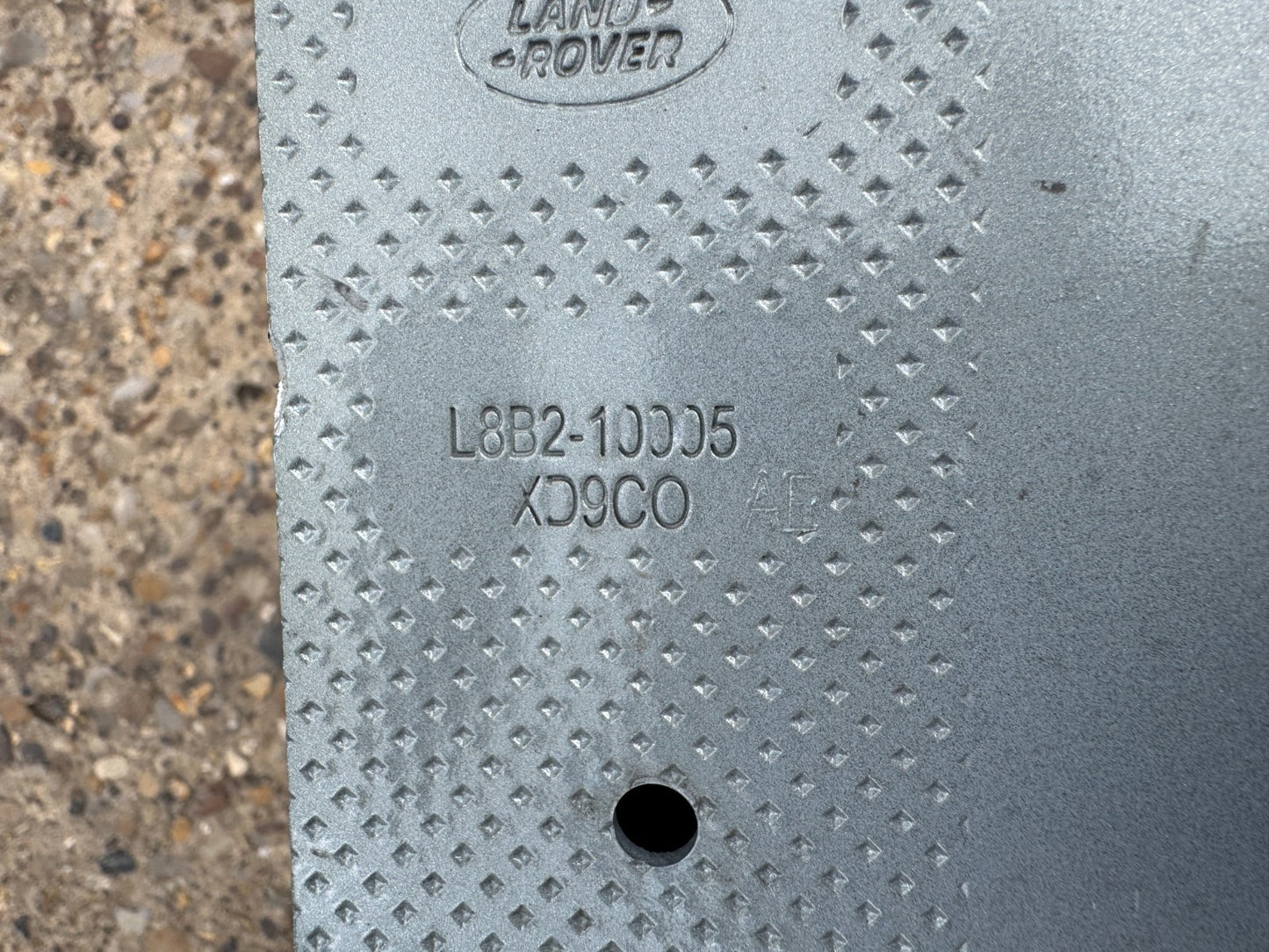 Land Rover Defender 2020 on Front bumper cross member L8B210005 Dented