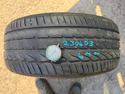 1 x 225/55ZR17 Farroad FRD26 101W XL High-Performance Tire  All-Season 225 55 17
