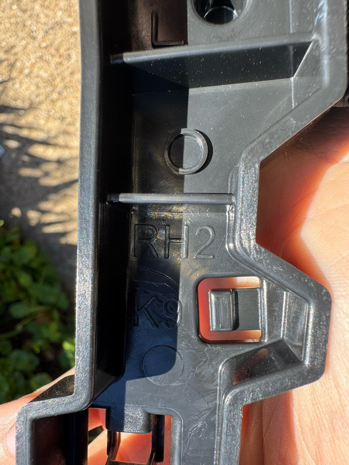Genuine Citroen Berlingo Peugeot Vauxhall Front Right Bumper Bracket 9821847180