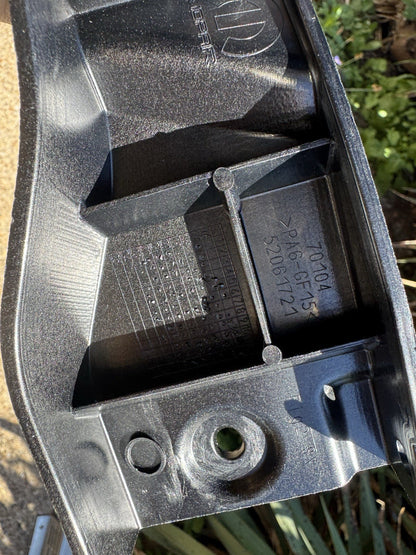 GENUINE NEW FIAT 500 09-15 REAR LEFT BUMPER BRACKET P/N 52061721