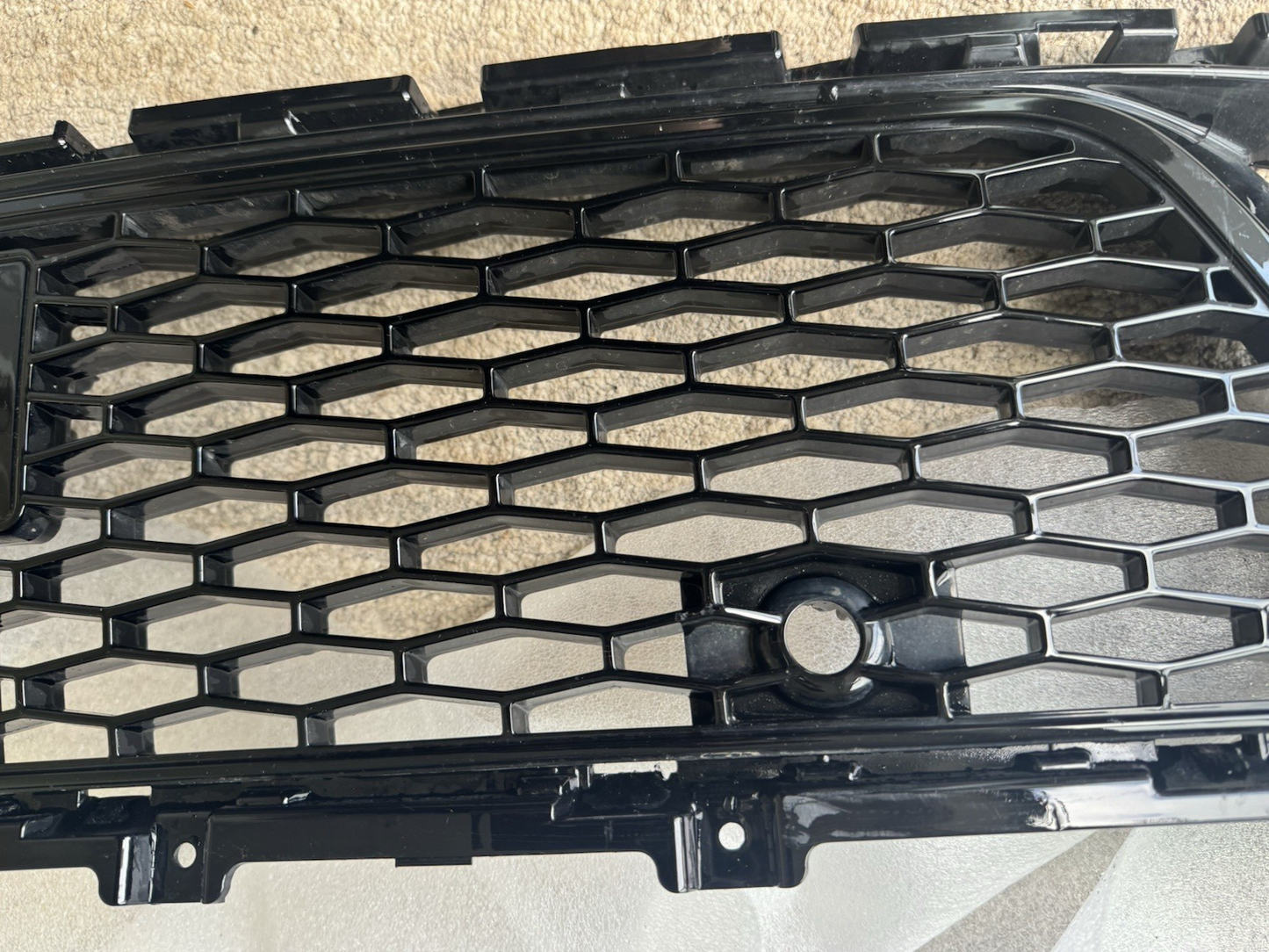 LAND ROVER DISCOVERY DYNAMIC L550 FRONT BUMPER LOWER GRILLE (1551) LK72-17F791-F