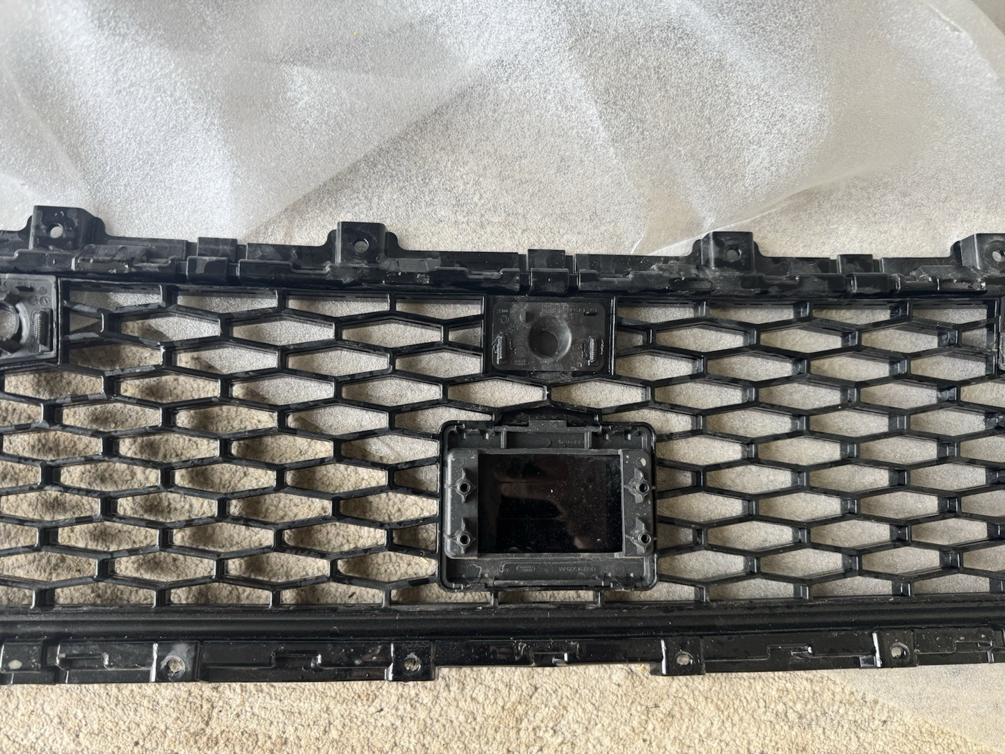 LAND ROVER DISCOVERY DYNAMIC L550 FRONT BUMPER LOWER GRILLE (1551) LK72-17F791-F