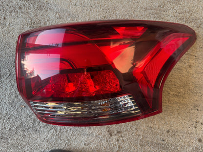 Right Rear Outer Light Lamp GENUINE Mitsubishi Outlander MK3 ZJ ZL 2016-2020 UK