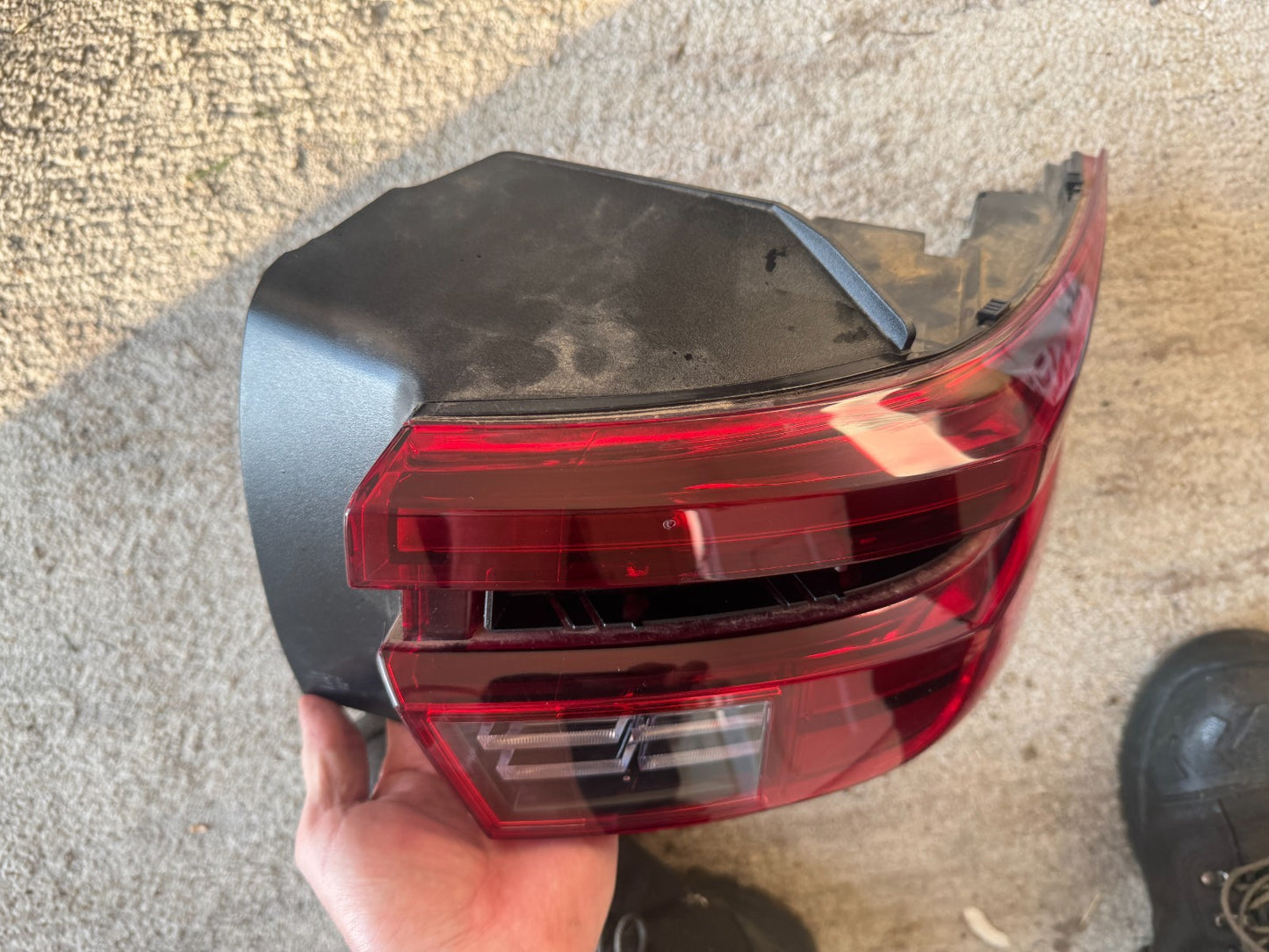VAUXHALL FRONTERA Tail Light Rear Lamp O/S 2024-2026 RH 9848766 MISSING TRIM