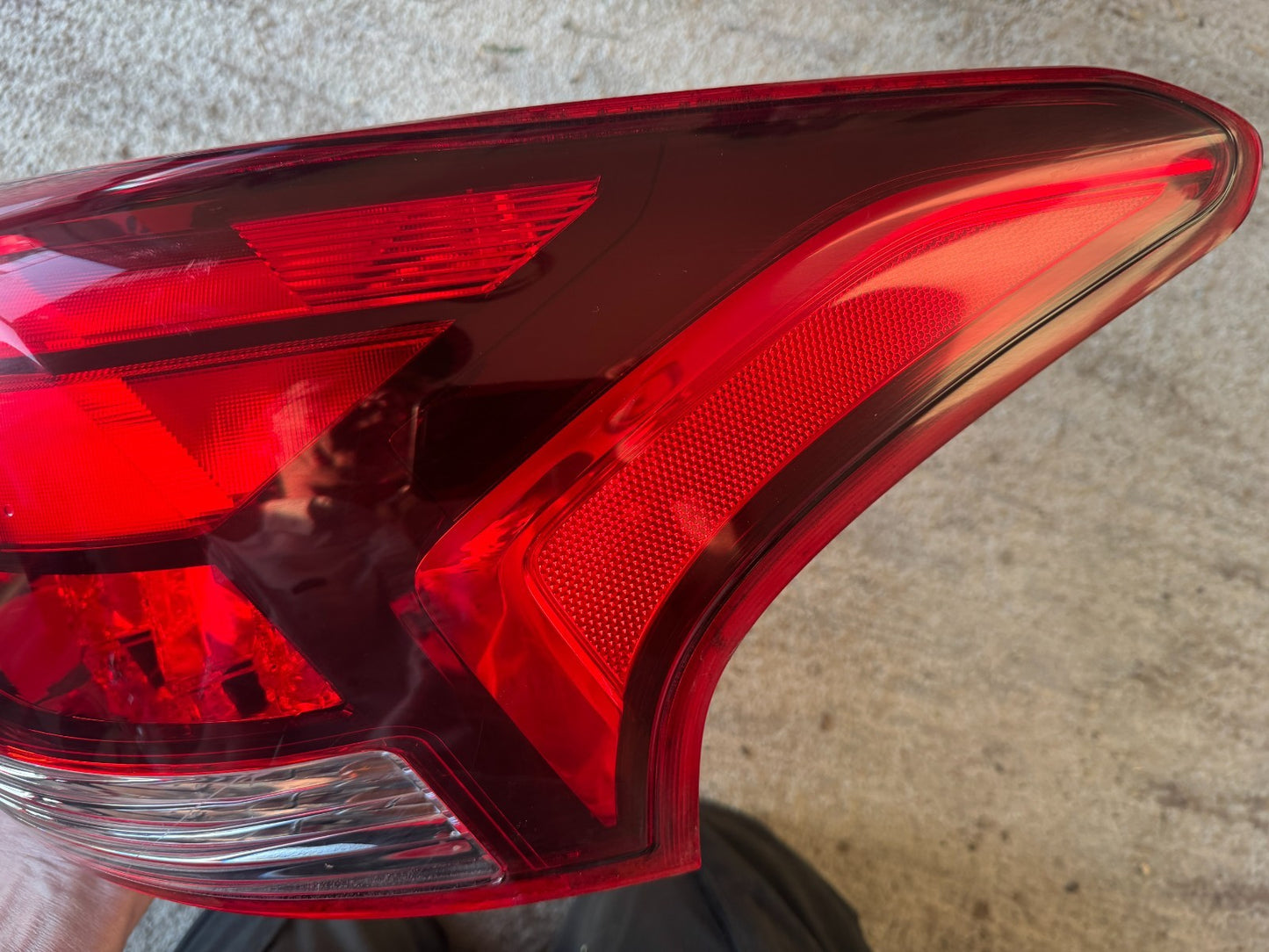 Right Rear Outer Light Lamp GENUINE Mitsubishi Outlander MK3 ZJ ZL 2016-2020 UK