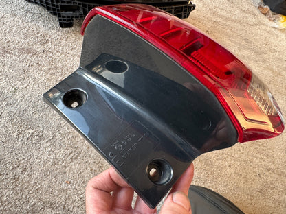 Right Rear Outer Light Lamp GENUINE Mitsubishi Outlander MK3 ZJ ZL 2016-2020 UK