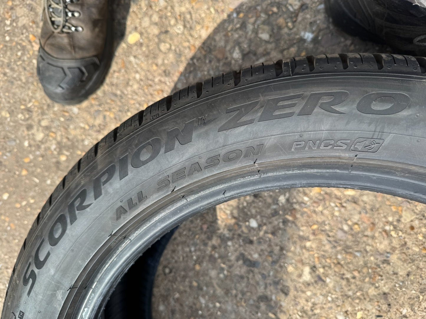1X 235 50 20 104W Pirelli Scorpion Zero 7.5MM Tread DOT: 3325 Excellent