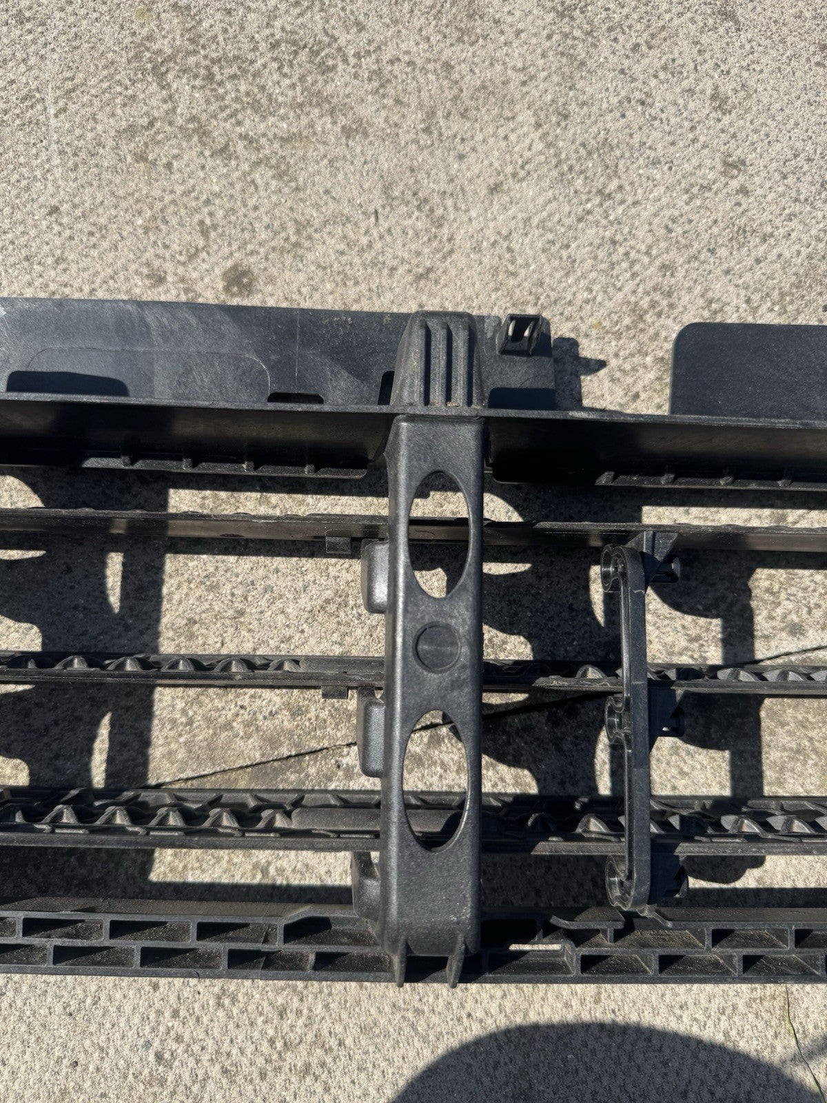 DAMAGED!!!! XE X760 Lower Air Deflector Shutter T2H45586 GENUINE
