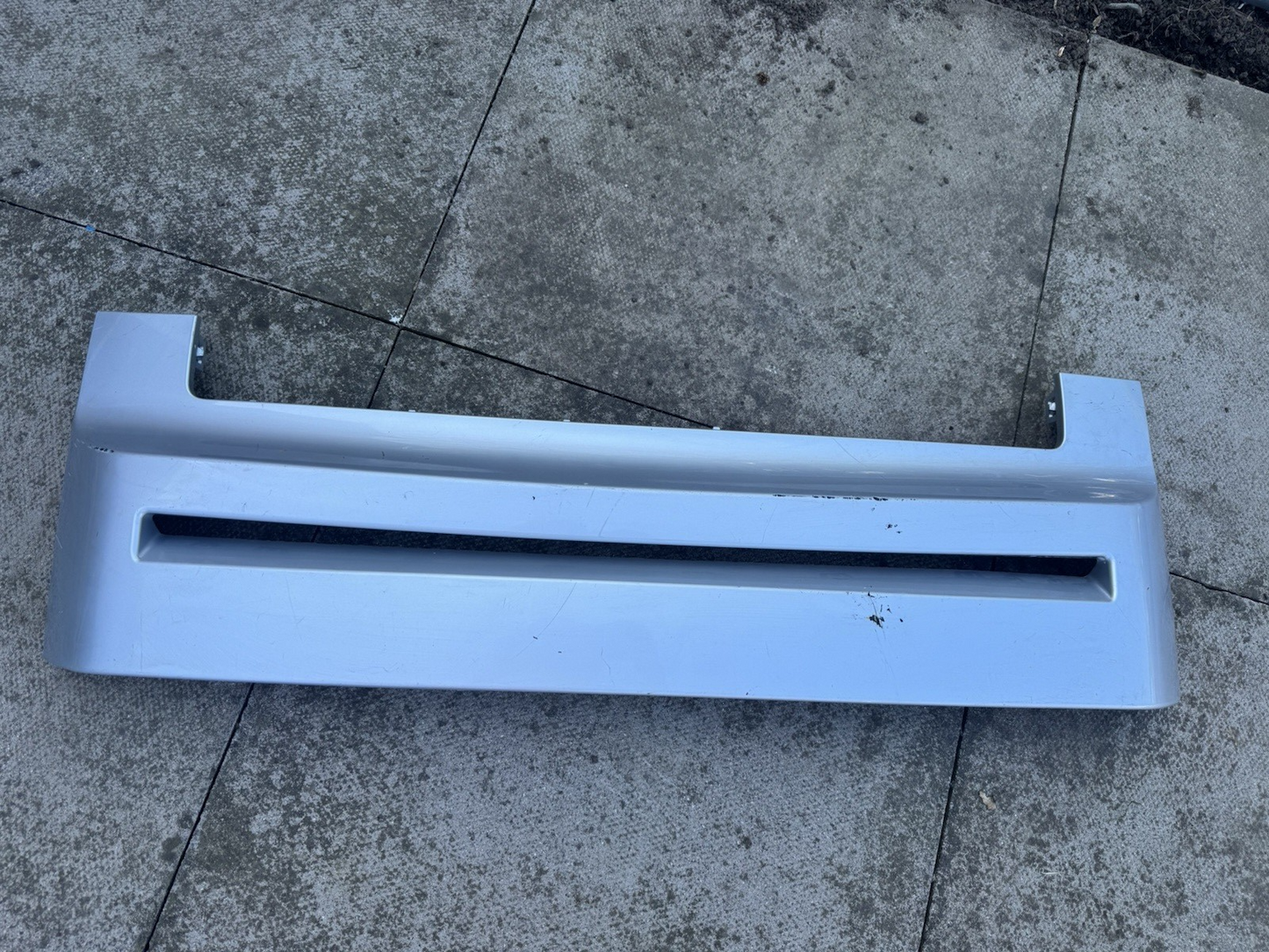 Land Rover Defender front bumper upper grill L663 Genuine L8B2-17820-A