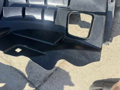 Land Rover Defender L663 Front right Splash Guard 2020 ON L8B2-16A574-AD Genuine