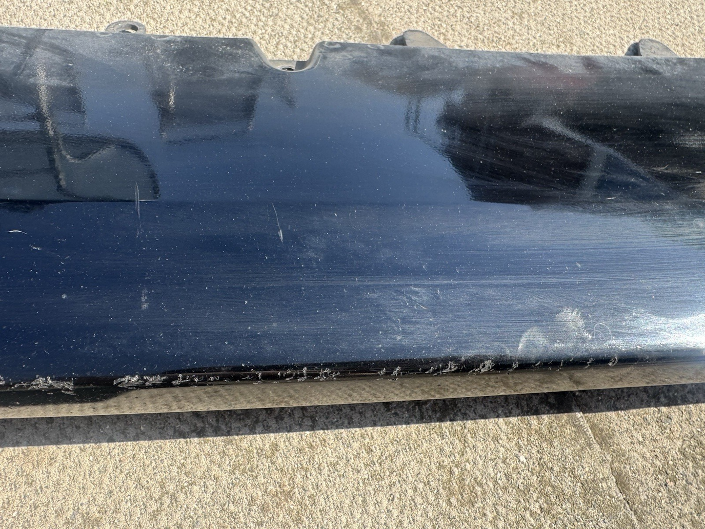 damaged 2015-2019 VOLVO XC90 FRONT BUMPER LOWER PART IN BLACK COLOUR. 31383825