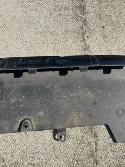 damaged 2015-2019 VOLVO XC90 FRONT BUMPER LOWER PART IN BLACK COLOUR. 31383825
